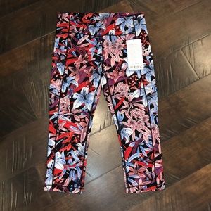 ❤️NWT❤️ lululemon Speed It Up Crop